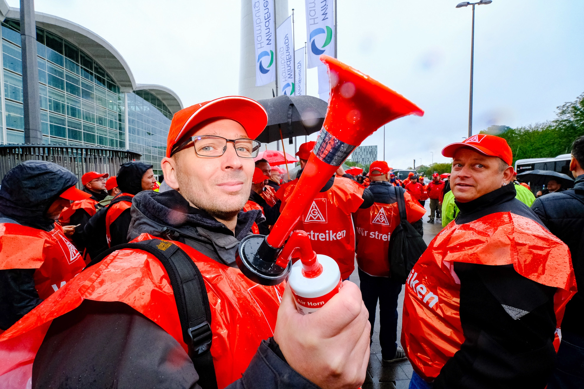 Vestas Warnstreik an der Küste in Hamburg zum Auftakt der Branchenmesse WindEnergy