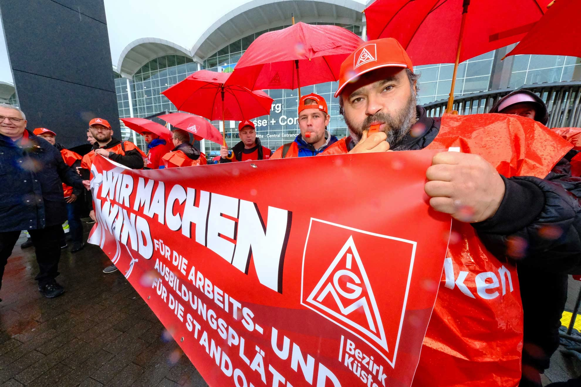 Vestas Warnstreik zur WindEnergy Hamburg