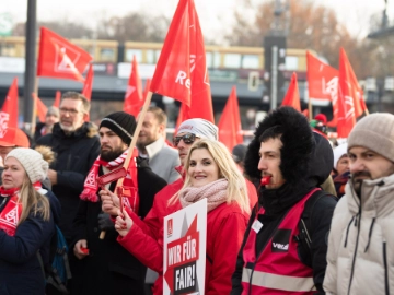 Bis 30. November Weihnachts-Mitgliederbonus Leiharbeit beantragen