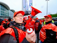 IG Metall ruft Beschäftigte zur Urabstimmung auf 