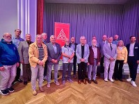 Kolleginnen und Kollegen für ihre langjährige Treue geehrt